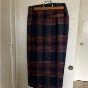 Skirt. Talbots size 8 petite. Wool. Fully lined. Excellent condition.